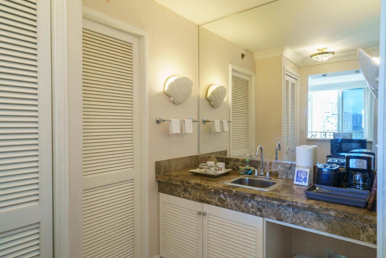Studio Unit At The Royal Garden, In Waikiki ワイキキ・ロイヤルガーデン Χονολουλού Εξωτερικό φωτογραφία